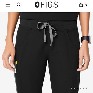 M Figs Kade Cargo scrubs size medium black